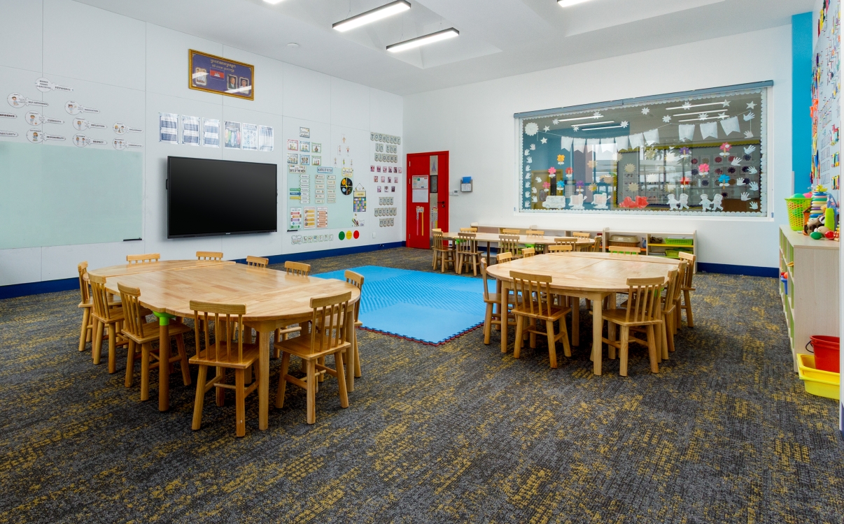 RPB Education & Public cung cấp bàn ghế gỗ an toàn, đạt chuẩn E0–E1 cho VAS