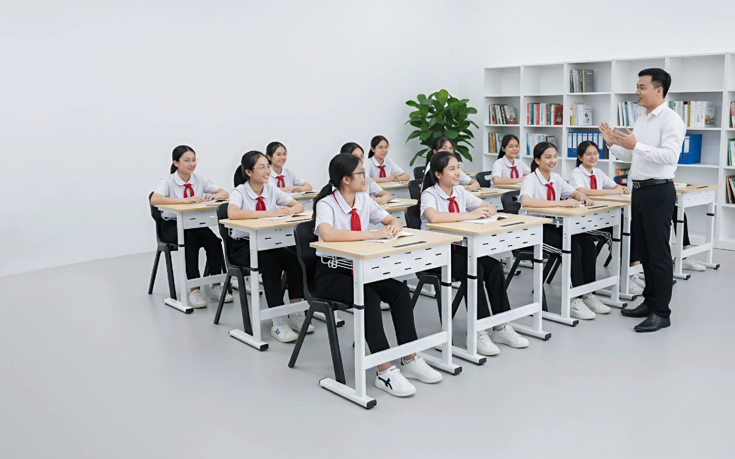 Modern school furniture helps optimize posture, inspire creativity, and enhance teaching and learning effectiveness.