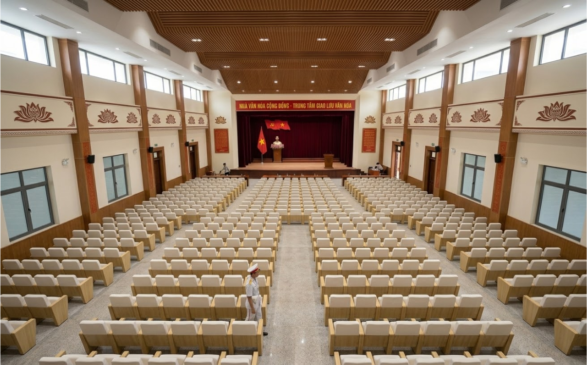 nội thất công cộng mang tính đại diện cao, vì vậy ngoài độ bền, sản phẩm còn cần có hình thức chỉn chu và tạo cảm giác chuyên nghiệp cho toàn bộ không gia