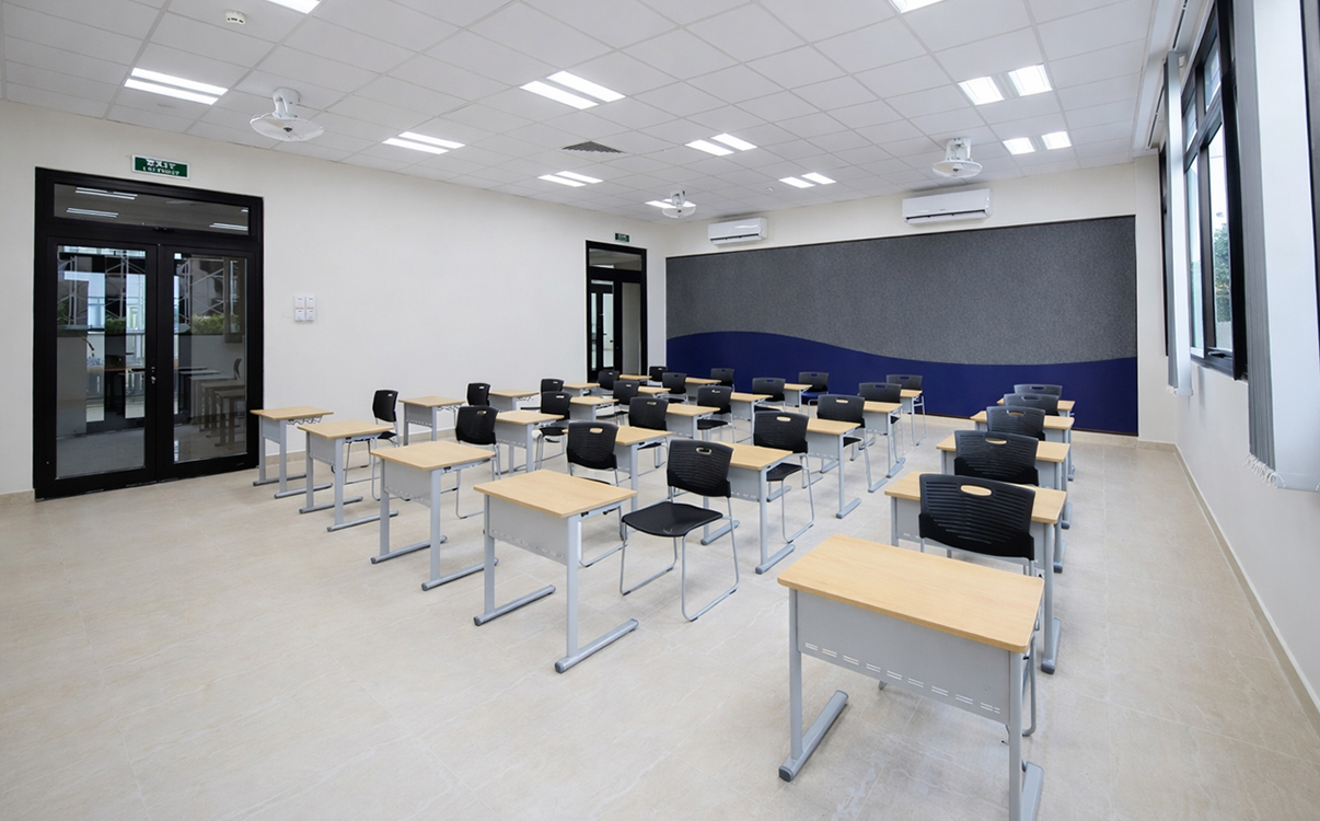 Một chiếc bàn học phù hợp không chỉ giúp tối ưu diện tích mà còn góp phần tạo nên môi trường học tập gọn gàng, khoa học và truyền cảm hứng mỗi ngày.