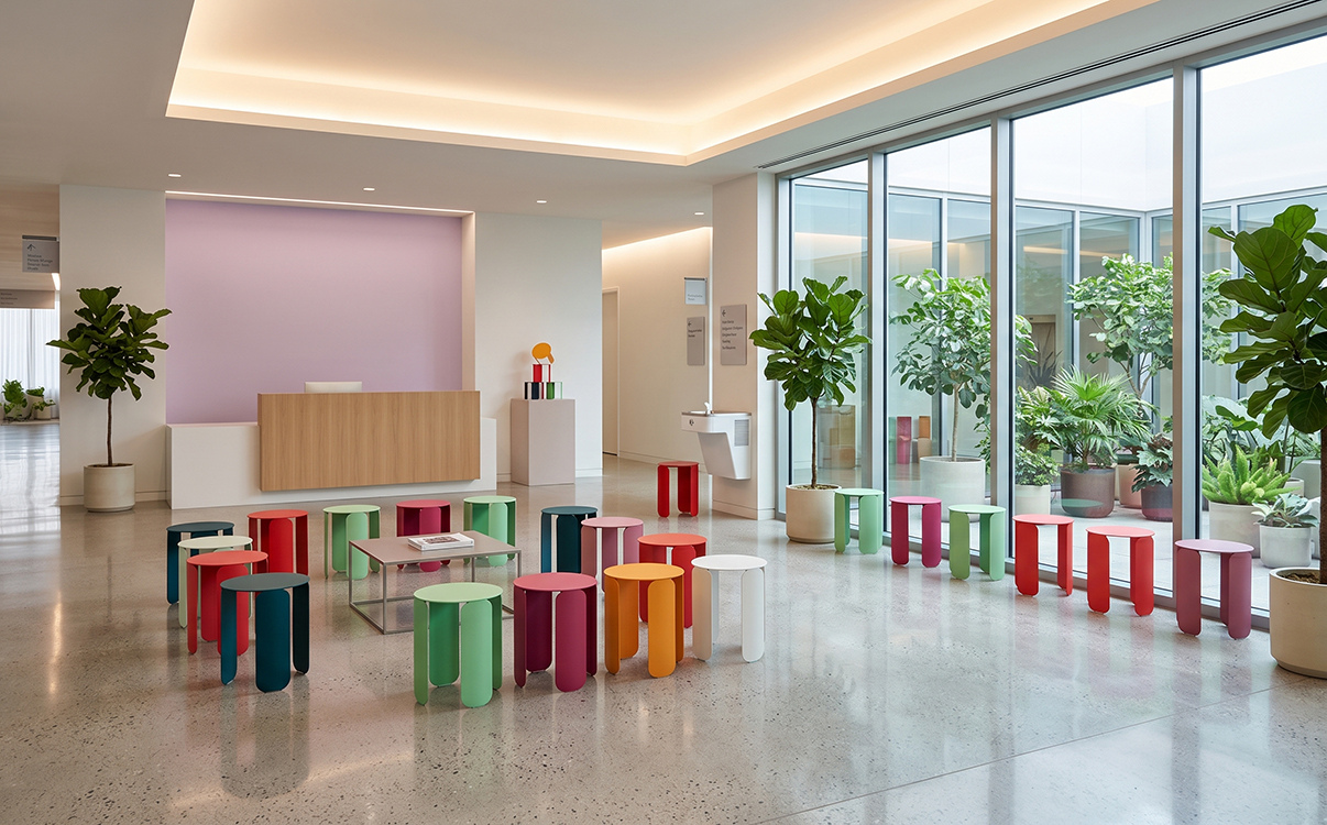 ghế có kích thước hợp lý sẽ giúp người dùng ngồi ổn định, dễ di chuyển