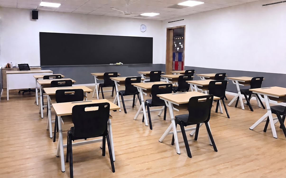 Bàn học sinh cố định là gì?