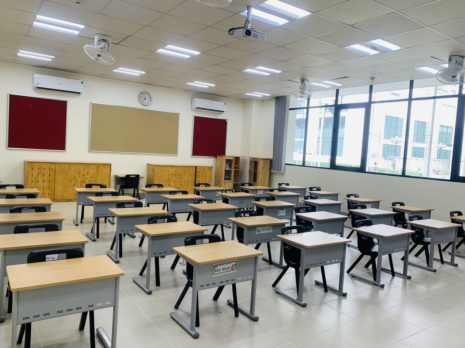 Ghế học sinh chân cố định