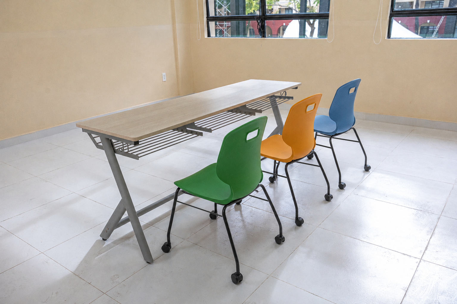 Ghế học sinh có bánh xe
