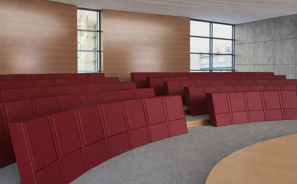 Ghế khán phòng cao cấp góp phần thể hiện hình ảnh chuyên nghiệp của không gian sự kiện.