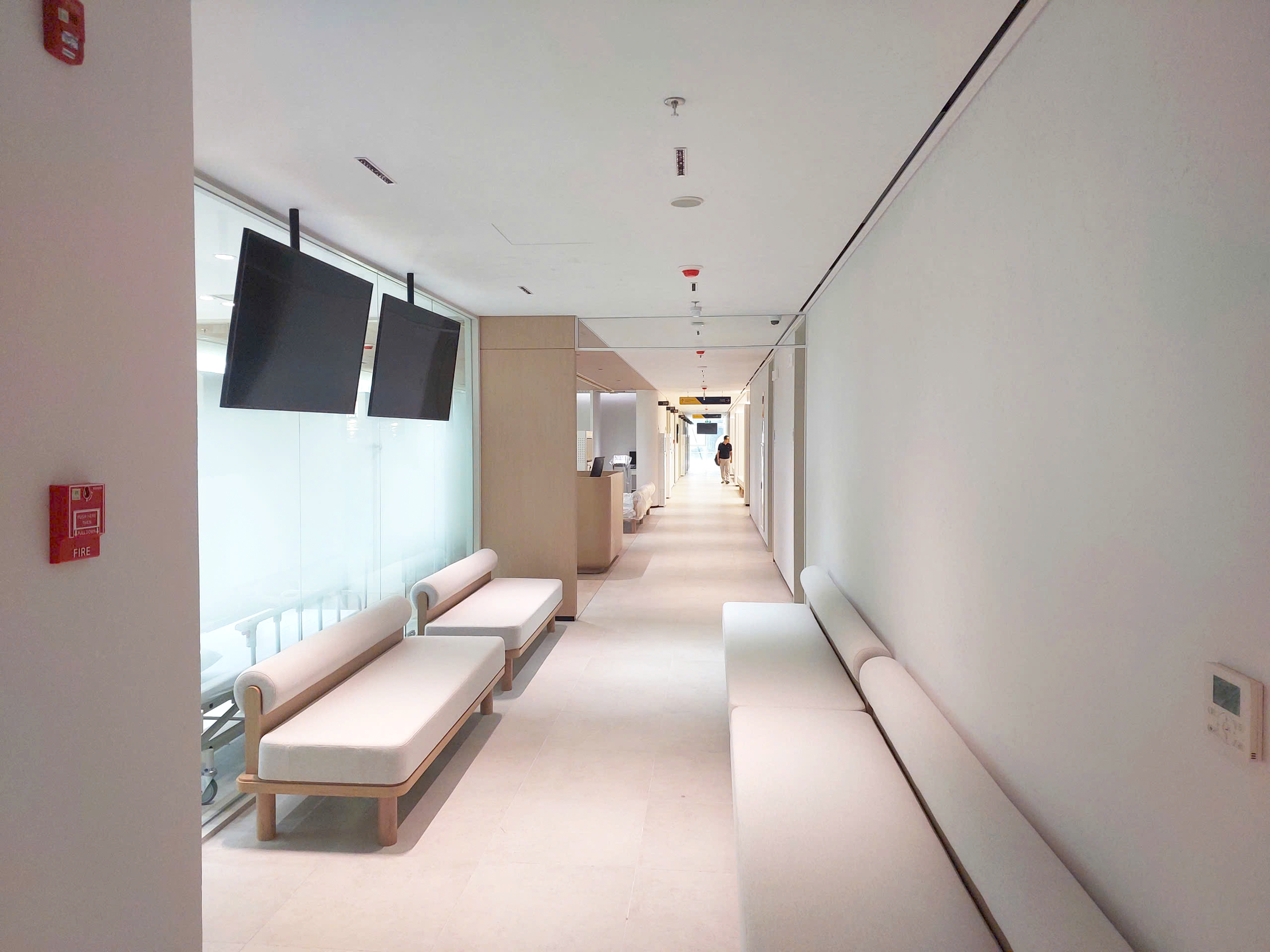 Hospital waiting room5