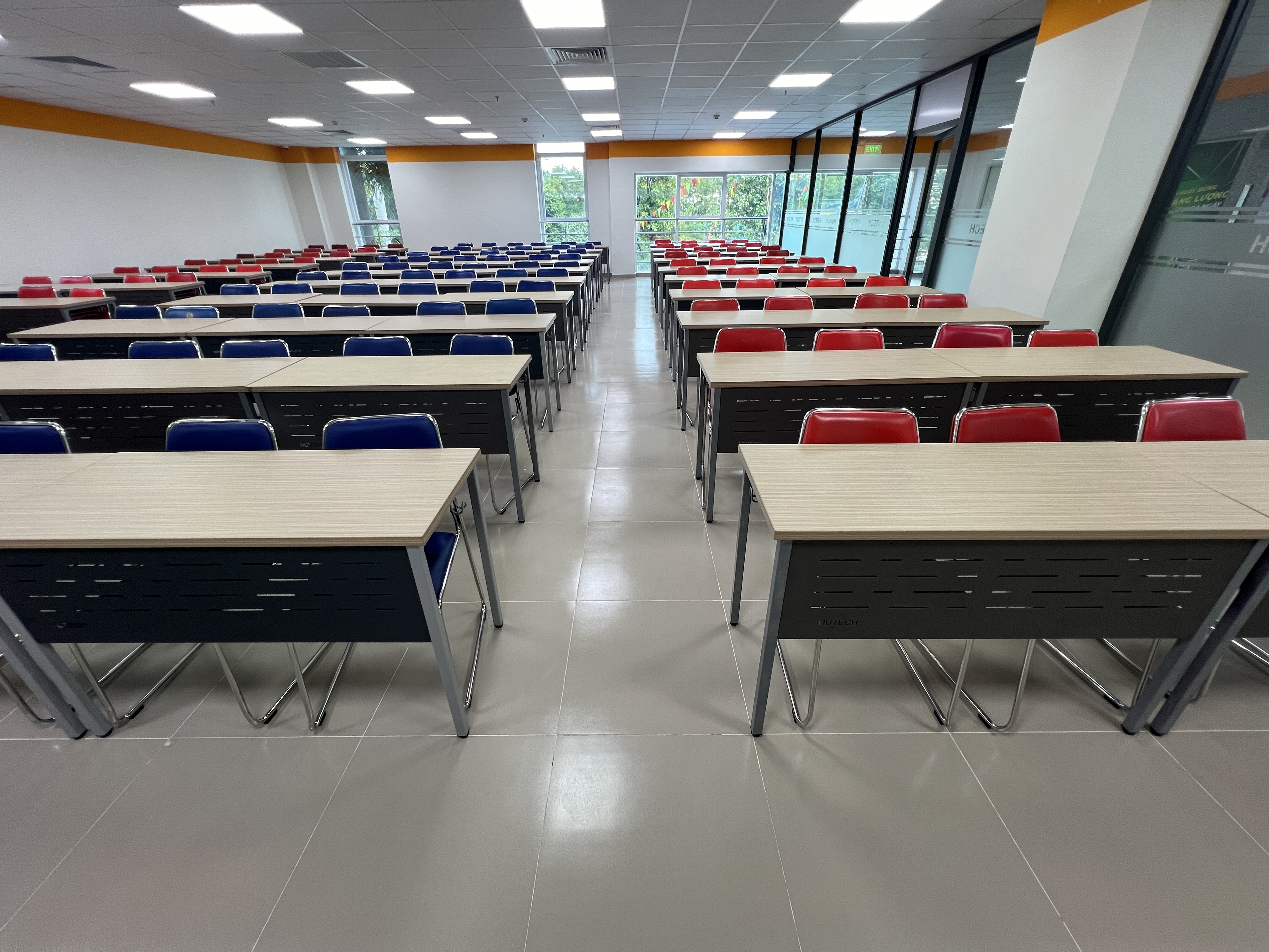 Project: Ho Chi Minh City University of Technology (HUTECH)_2