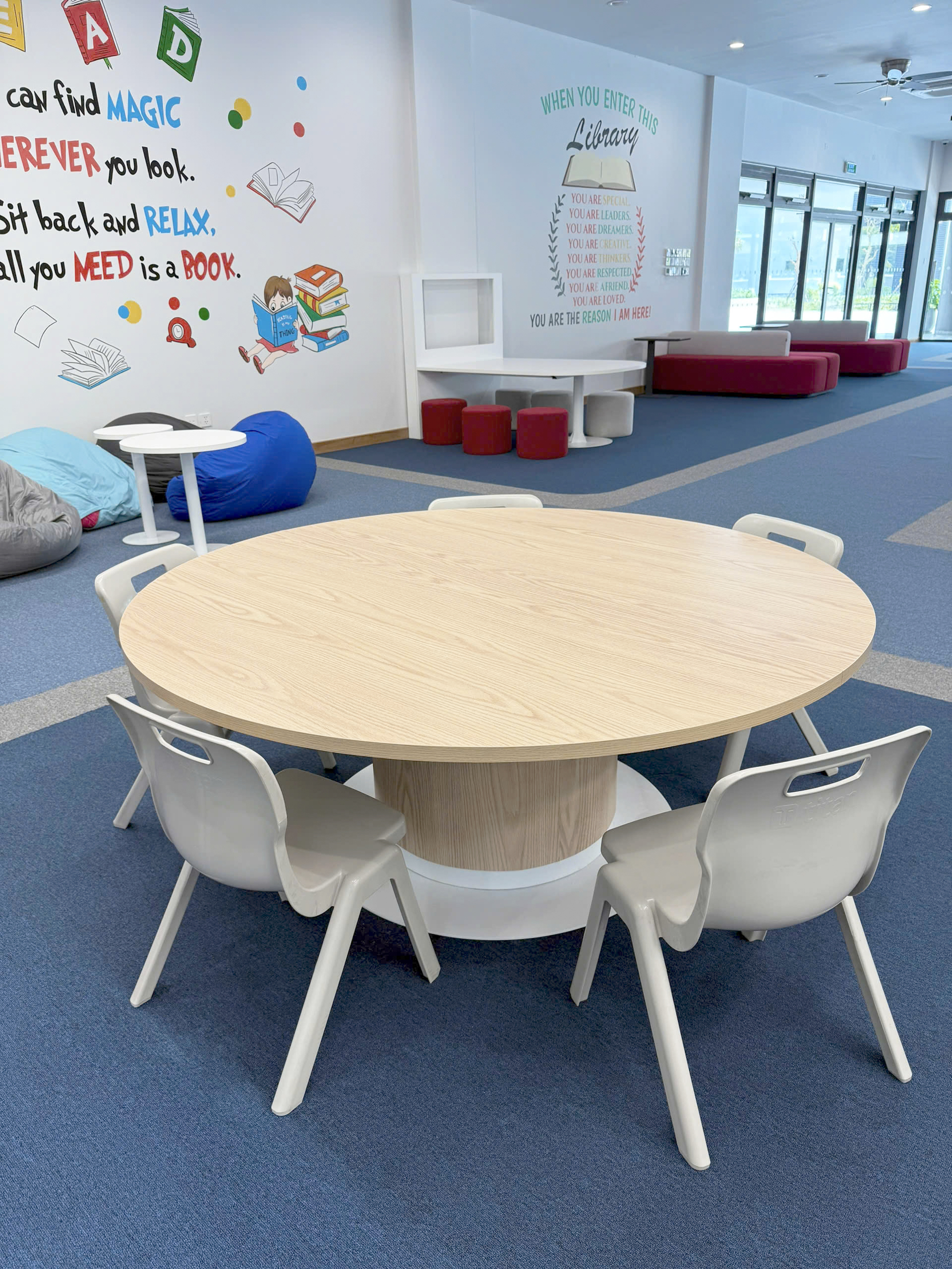 Library desks and chairs for students5