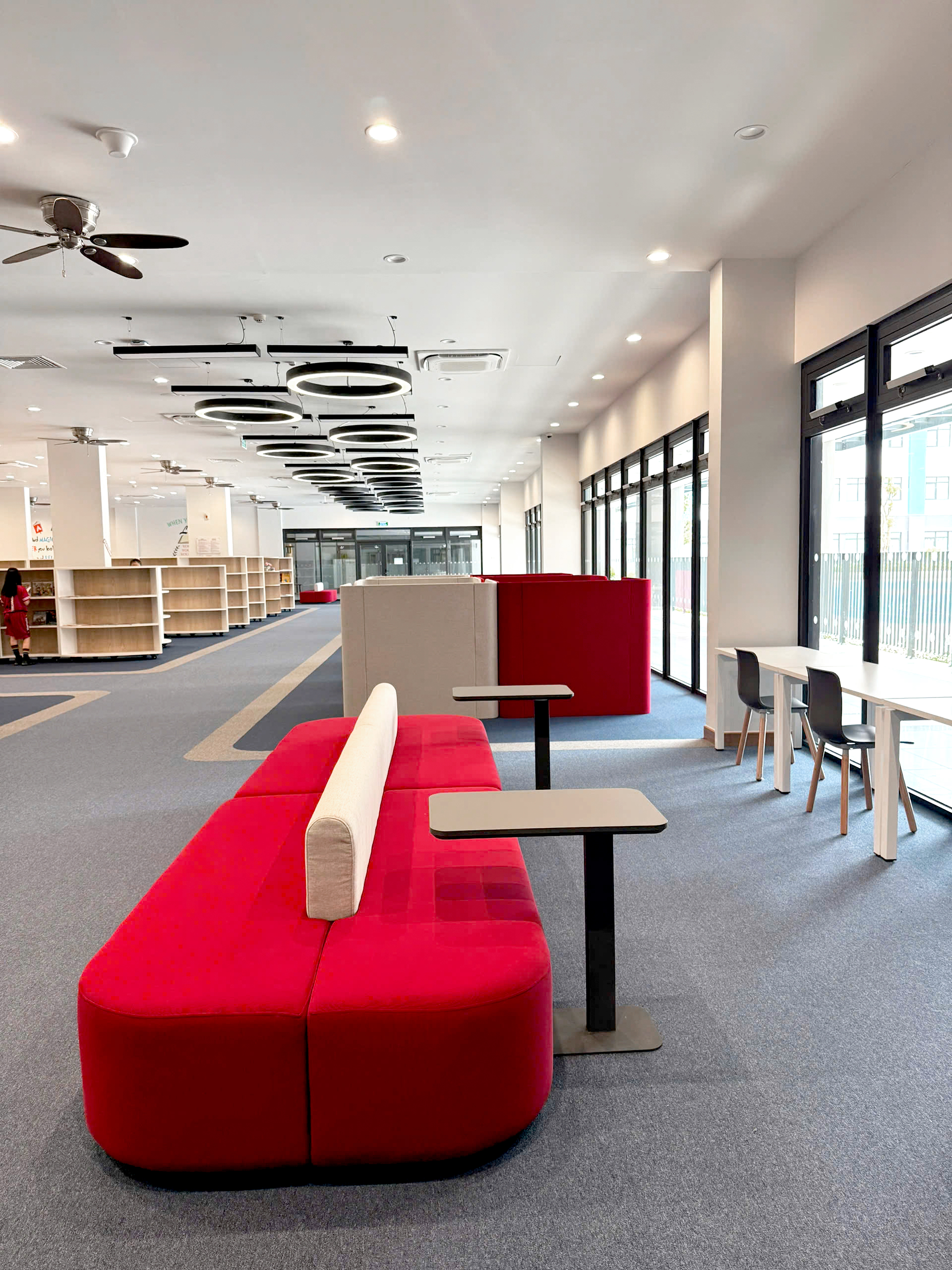 Library desks and chairs for students3